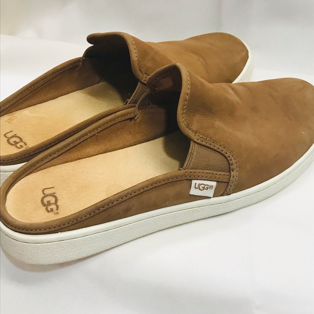UGG Women’s Gene Sneakers Tan sz 9.5 - Picture 14 of 15